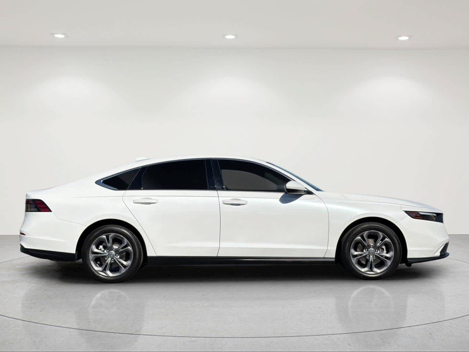Used 2024 Honda Accord EX image 6