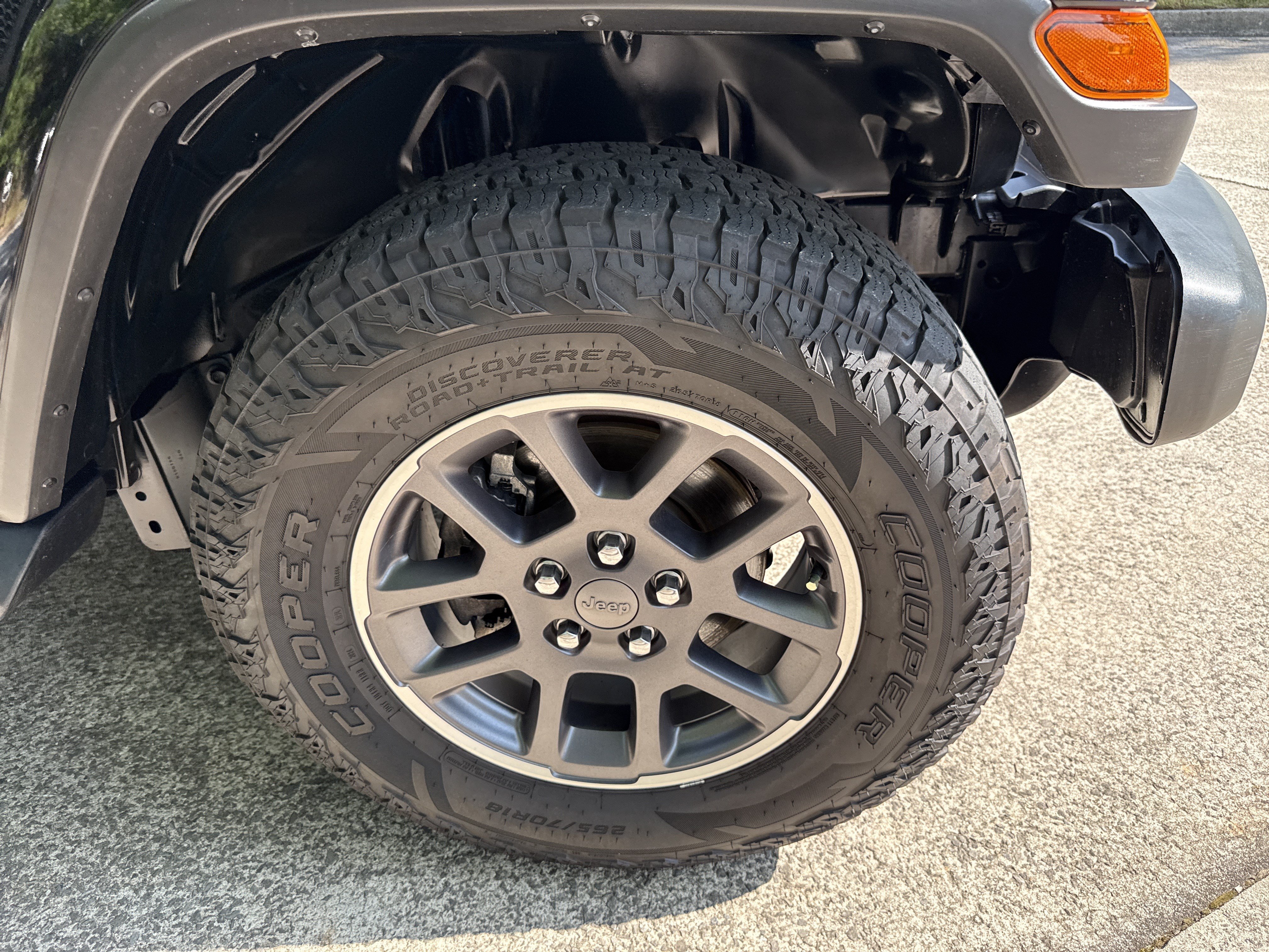 Used 2021 Jeep Gladiator Overland AWD/4WD image 14
