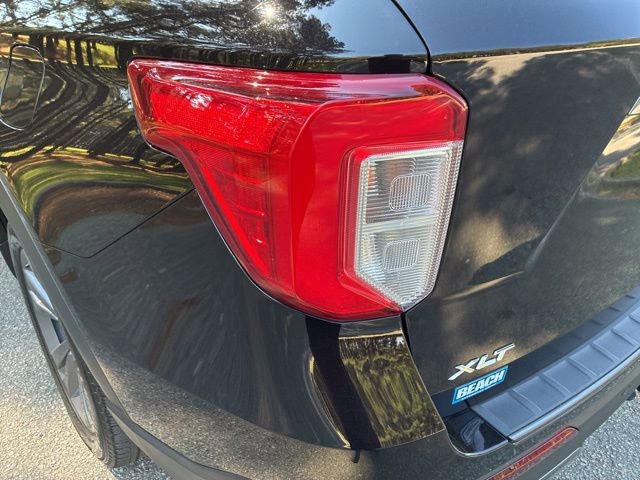 Used 2023 Ford Explorer XLT w/ Equipment Group 202A image 13
