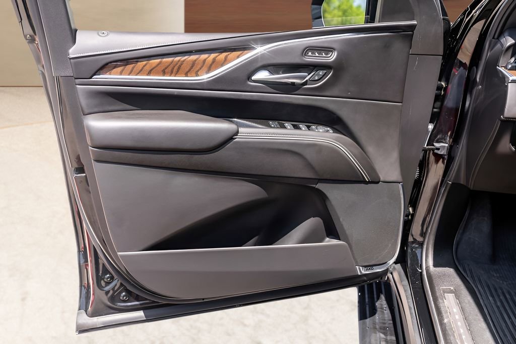 Certified 2024 Cadillac Escalade ESV Sport Platinum w/ LPO, ONYX Package AWD/4WD image 24