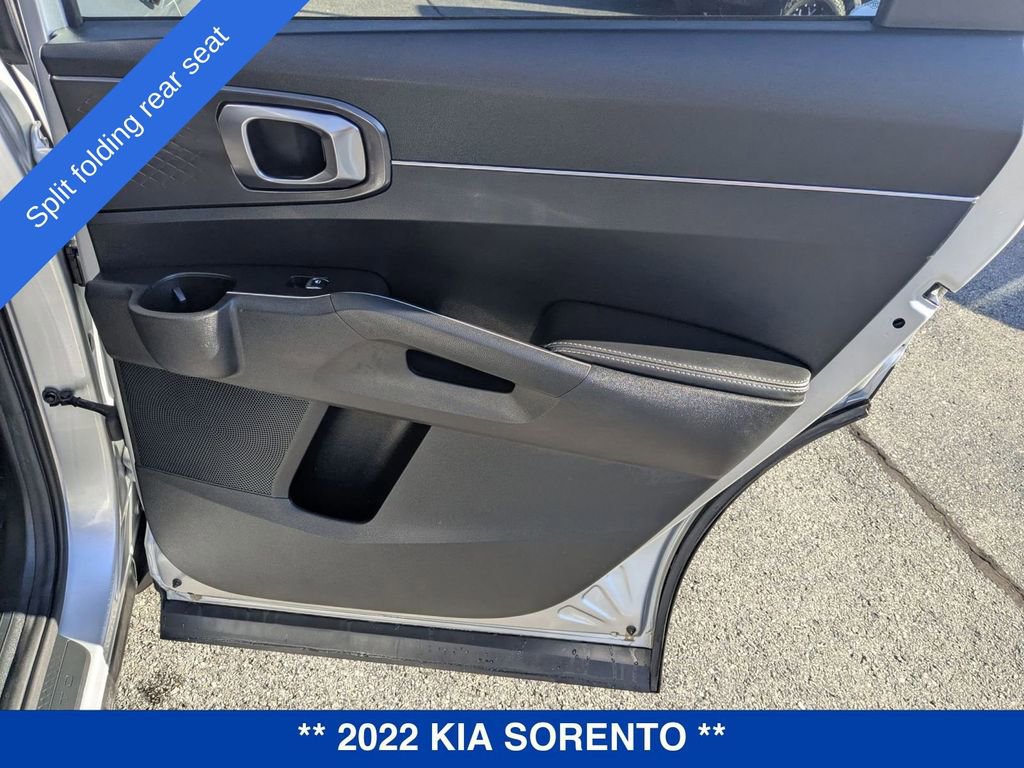 Used 2022 Kia Sorento LX image 31
