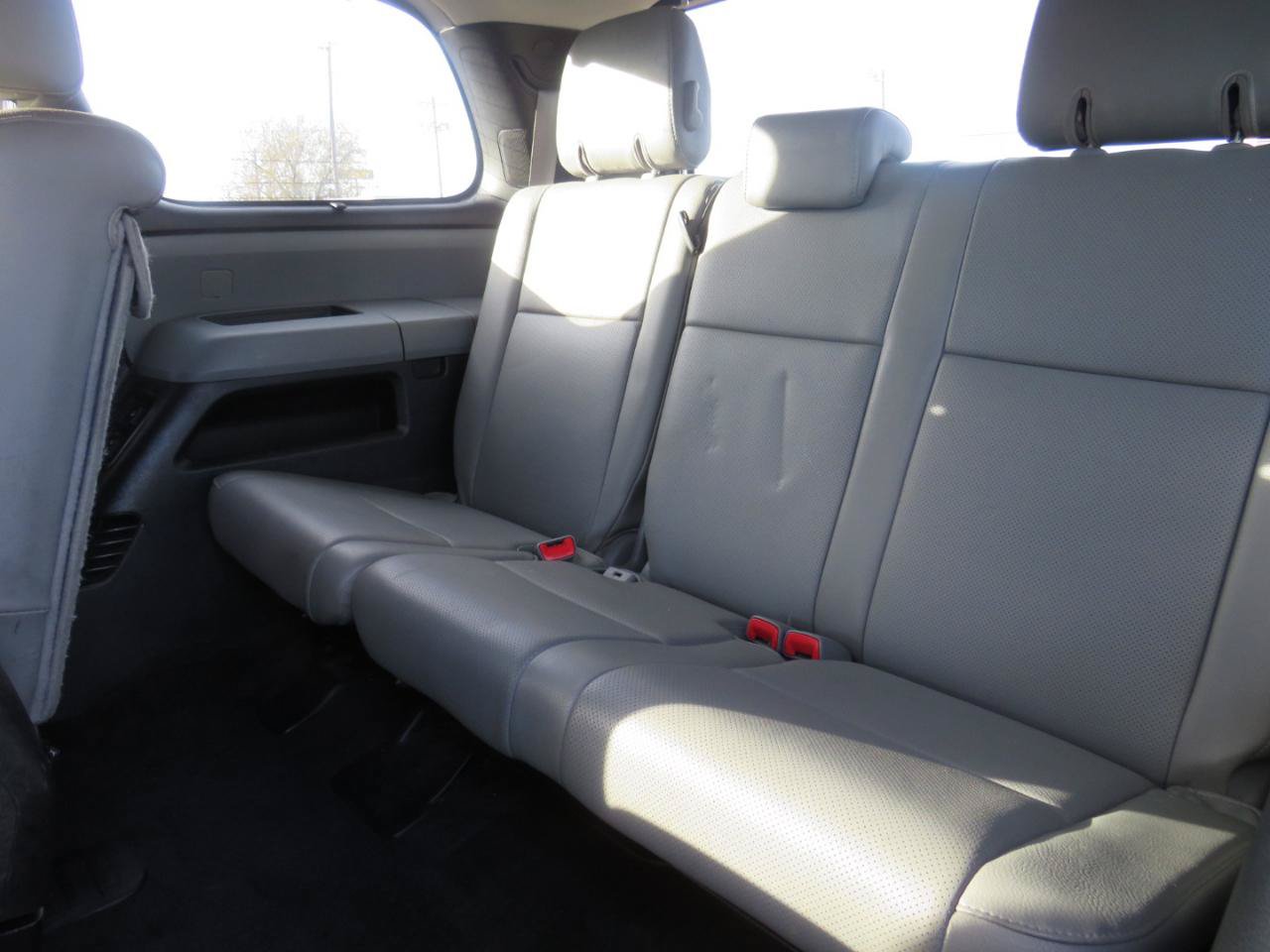 Used 2015 Toyota Sequoia Platinum AWD/4WD image 27