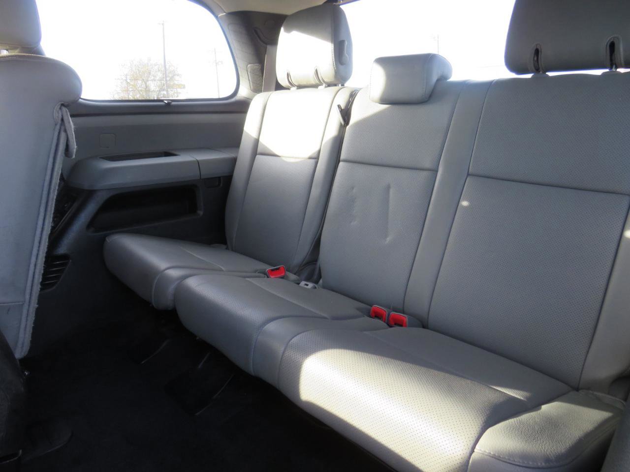 Used 2015 Toyota Sequoia Platinum AWD/4WD image 27