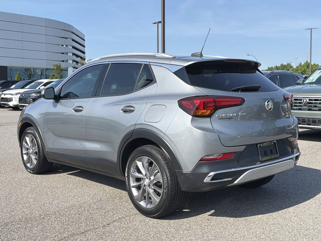 Used 2023 Buick Encore GX Essence w/ Experience Buick Package FWD image 3