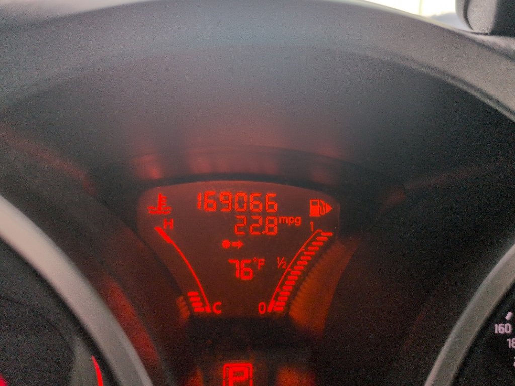 Used 2013 Nissan Juke S FWD image 16
