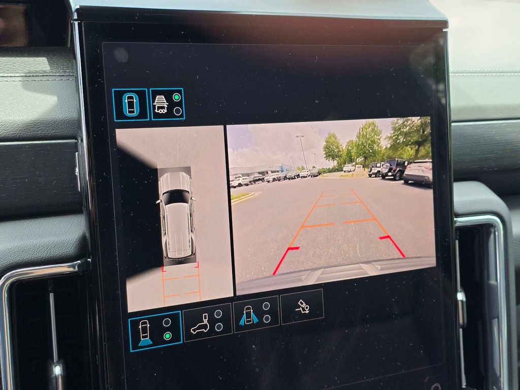Used 2025 GMC Yukon Denali AWD/4WD image 21