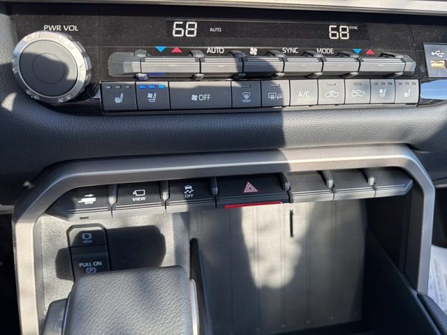 Used 2024 Toyota Tundra Limited image 22