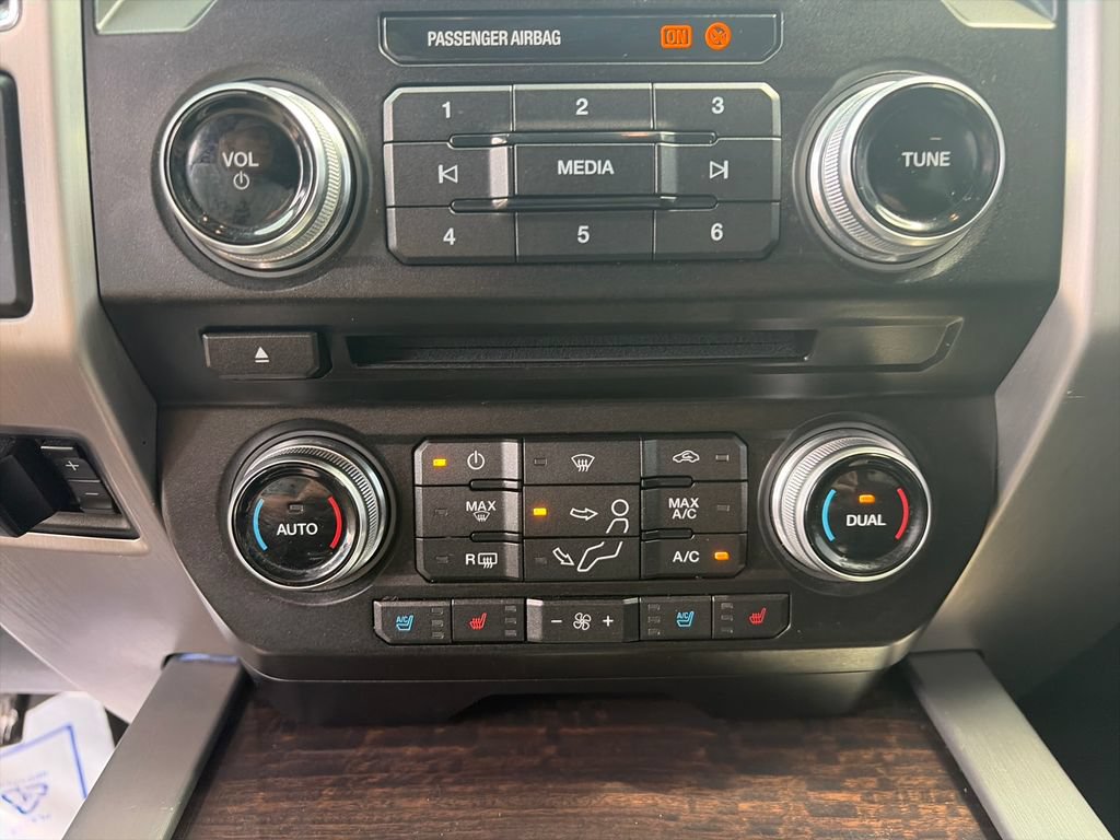 Used 2017 Ford F250 Platinum w/ Platinum Ultimate Package AWD/4WD image 25