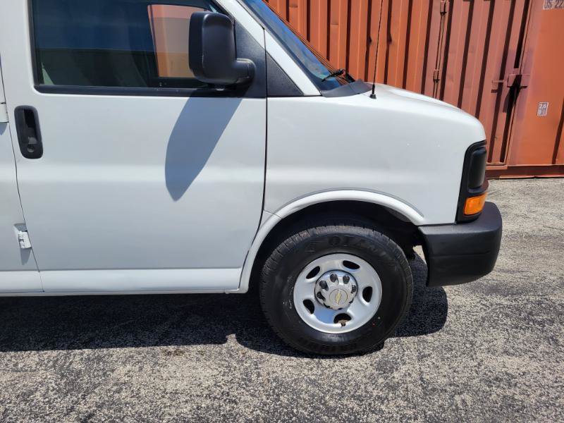 Used 2011 Chevrolet Express 3500 Extended RWD image 34