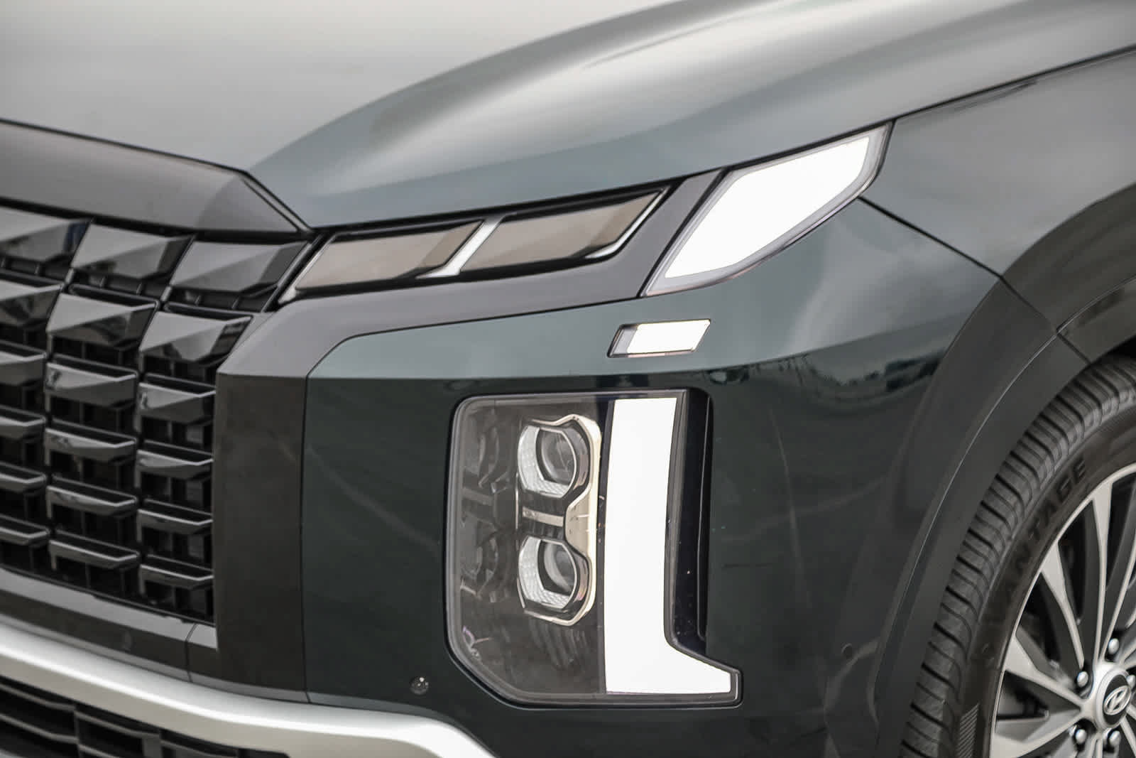Used 2025 Hyundai Palisade Calligraphy FWD image 7