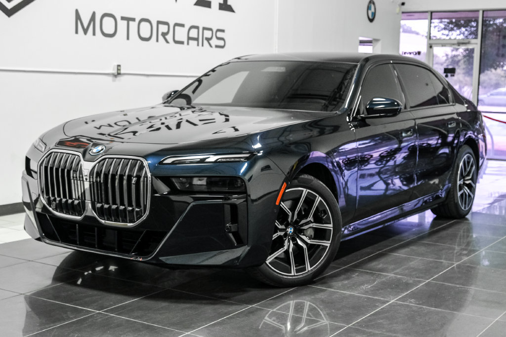 Used 2024 BMW i7 xDrive60 AWD/4WD image 7