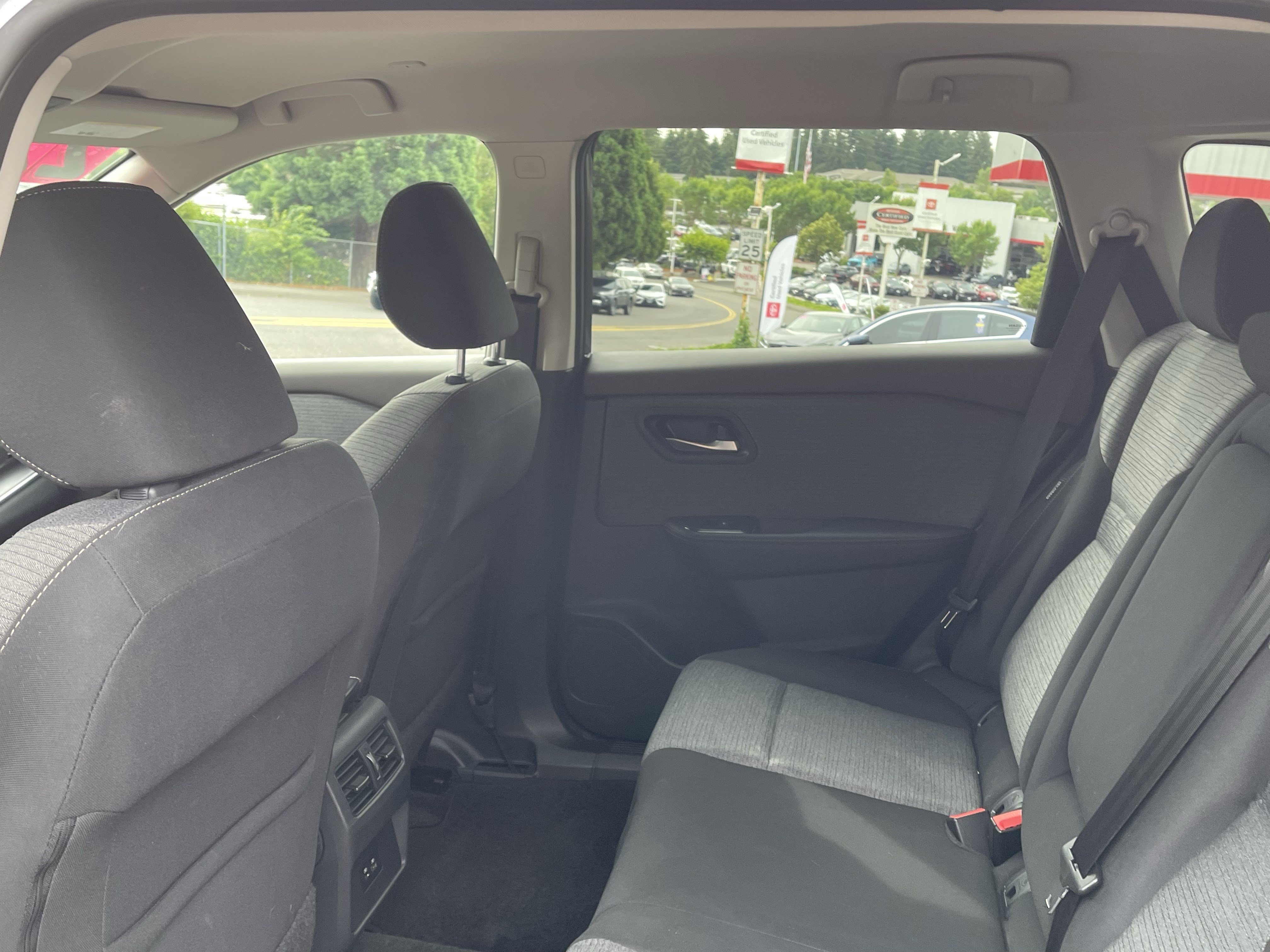 Used 2022 Nissan Rogue SV AWD/4WD image 13