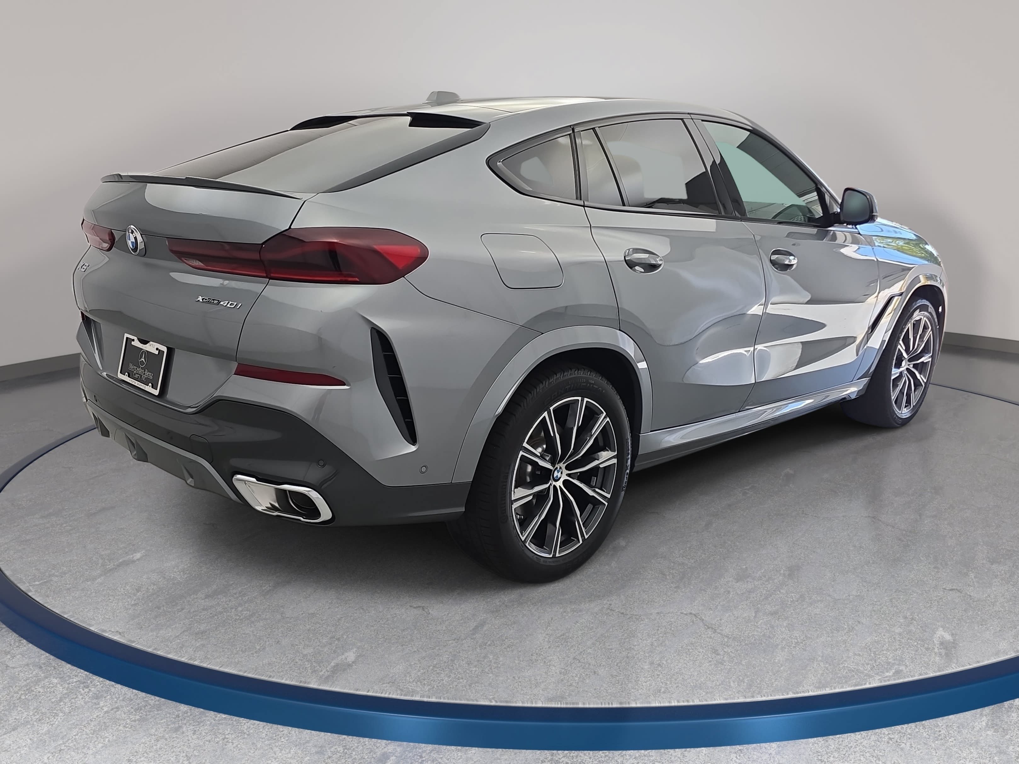 Used 2025 BMW X6 xDrive40i AWD/4WD image 5