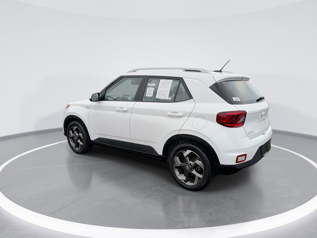 Used 2024 Hyundai Venue SEL image 6