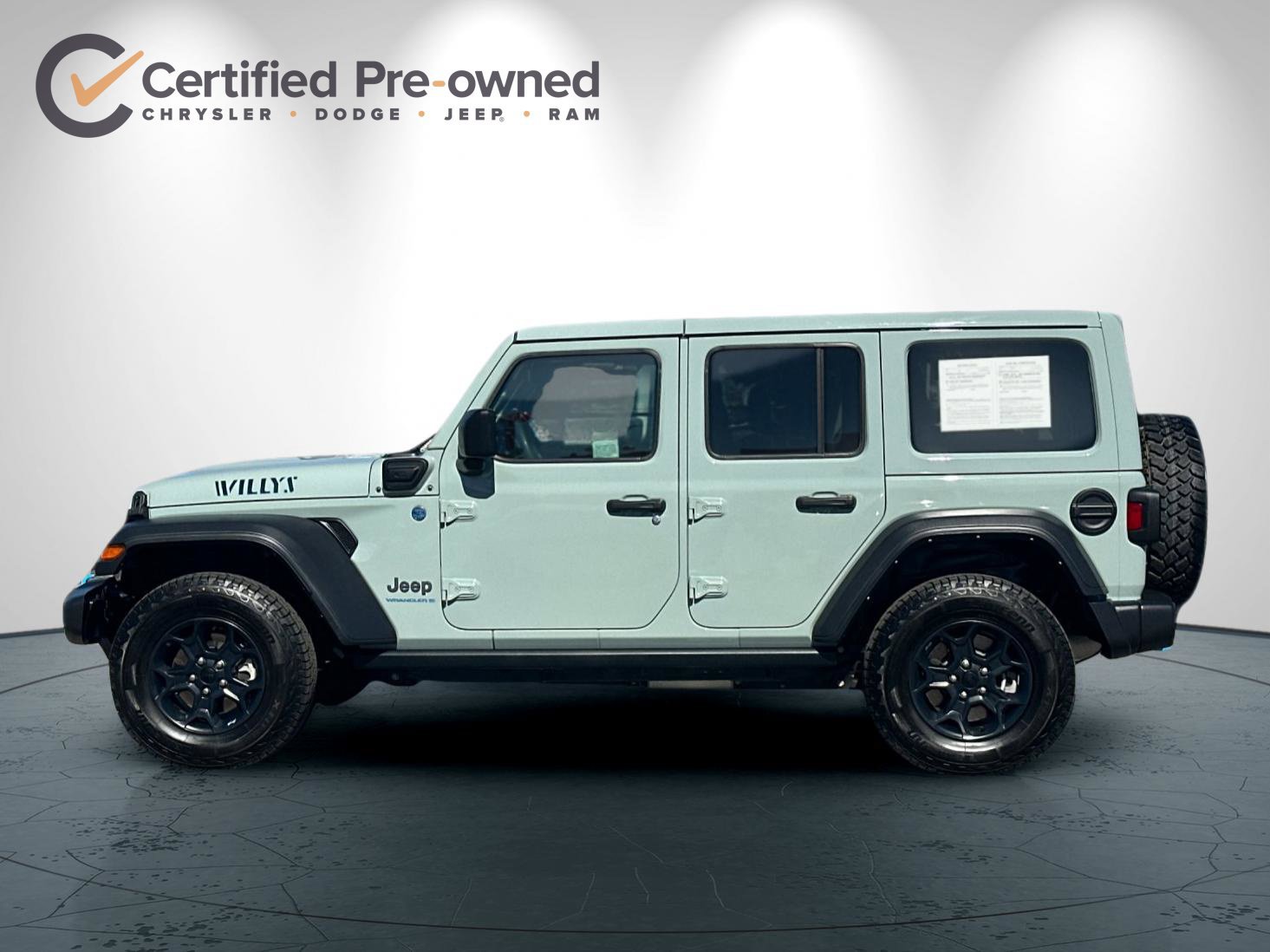 Used 2023 Jeep Wrangler Unlimited w/ Cold Weather Group AWD/4WD image 7