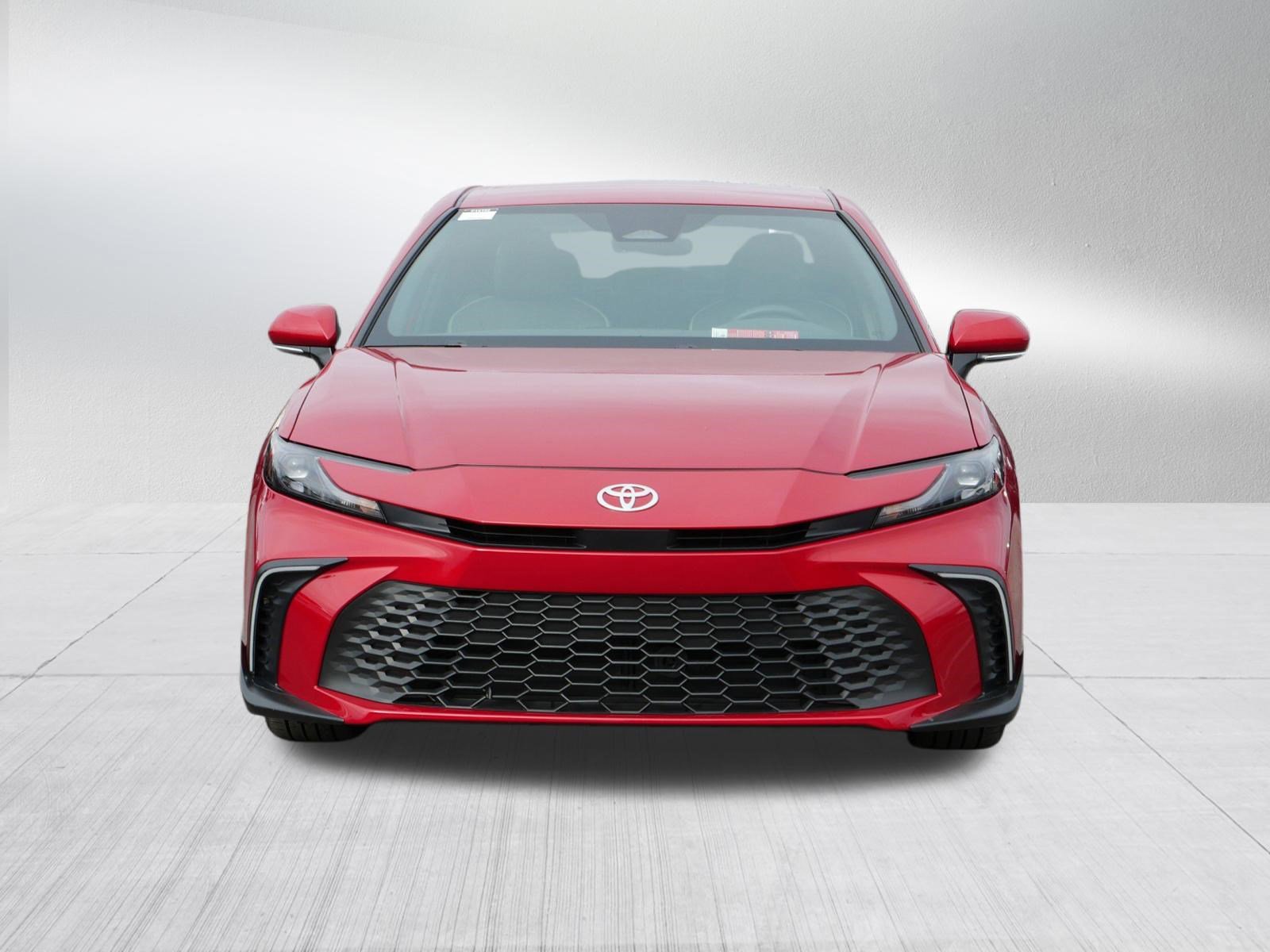 Certified 2025 Toyota Camry SE w/ Convenience Package image 2
