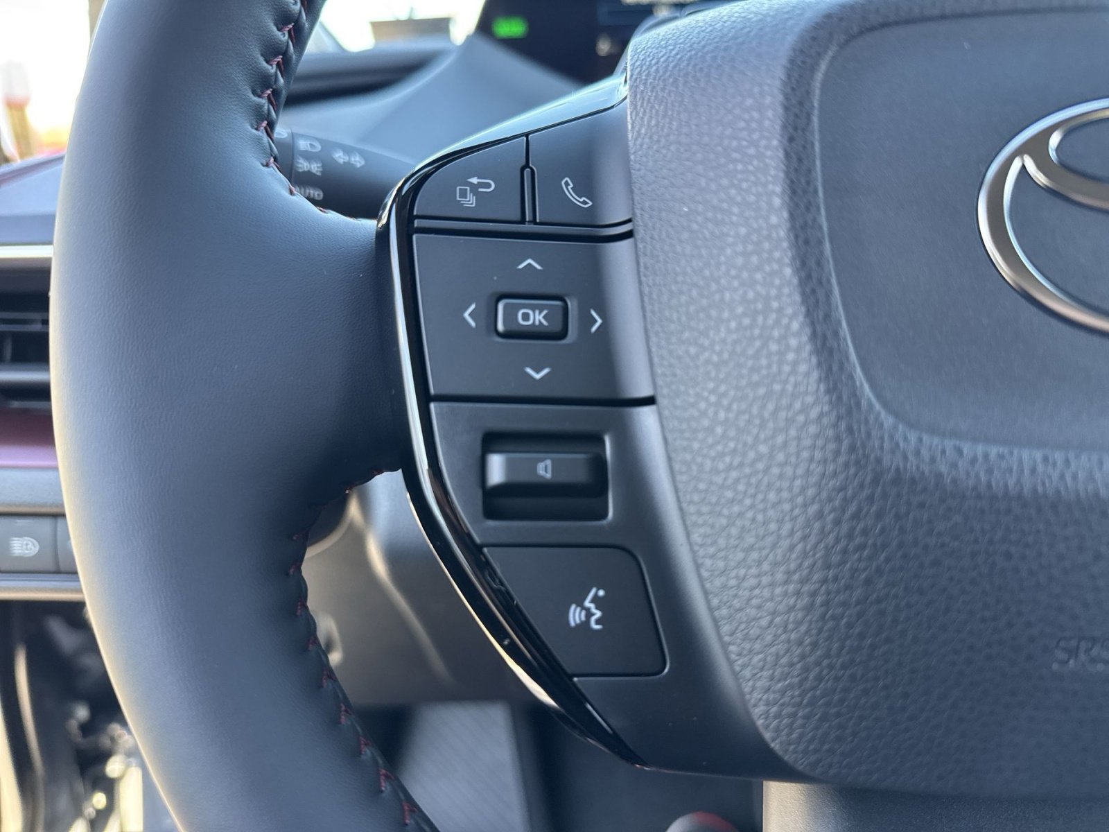 New 2026 Toyota Prius Plug-In Hybrid FWD image 33