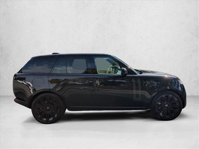Used 2024 Land Rover Range Rover SE image 4