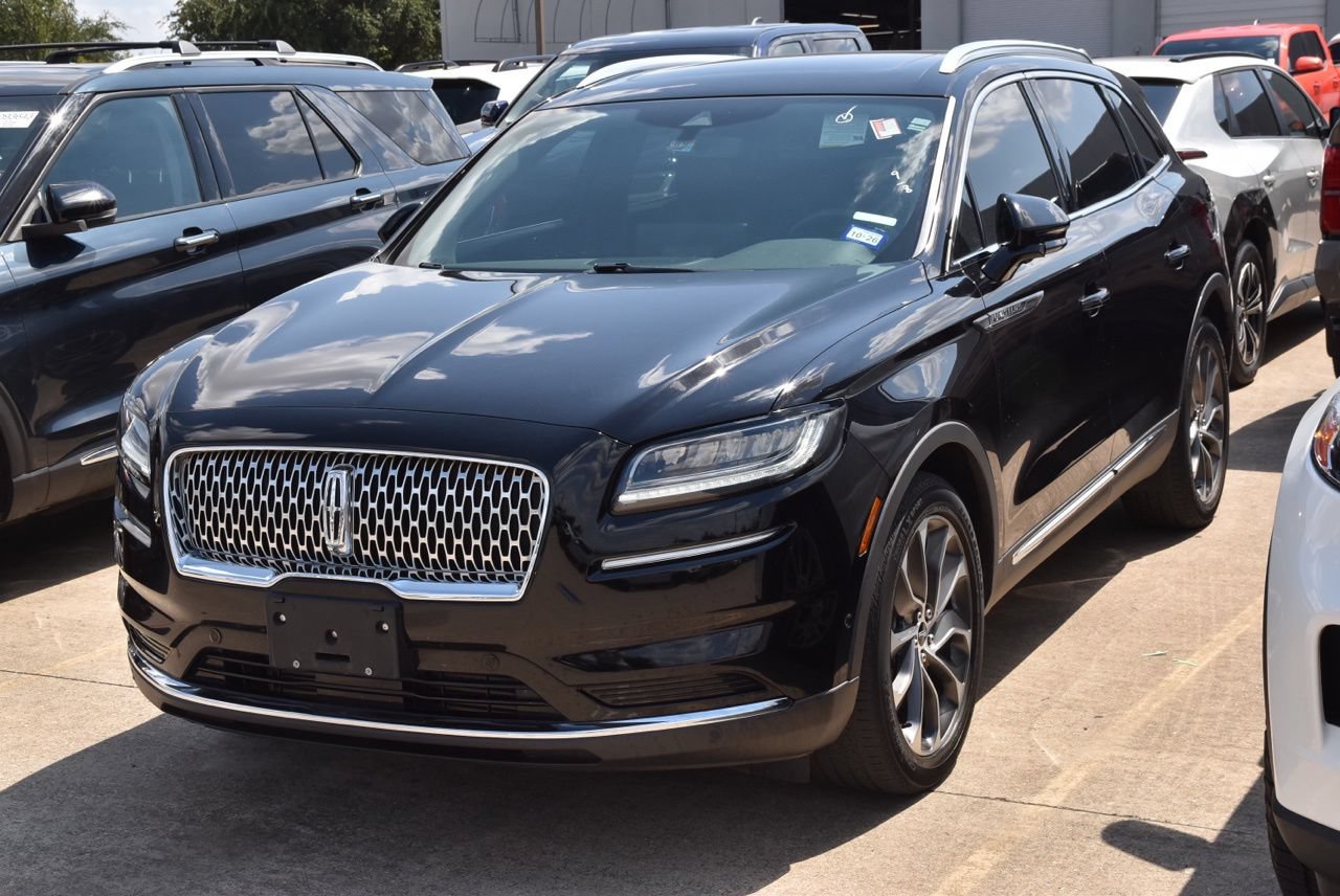 Used 2022 Lincoln Nautilus Reserve w/ Equipment Group 201A FWD image 2