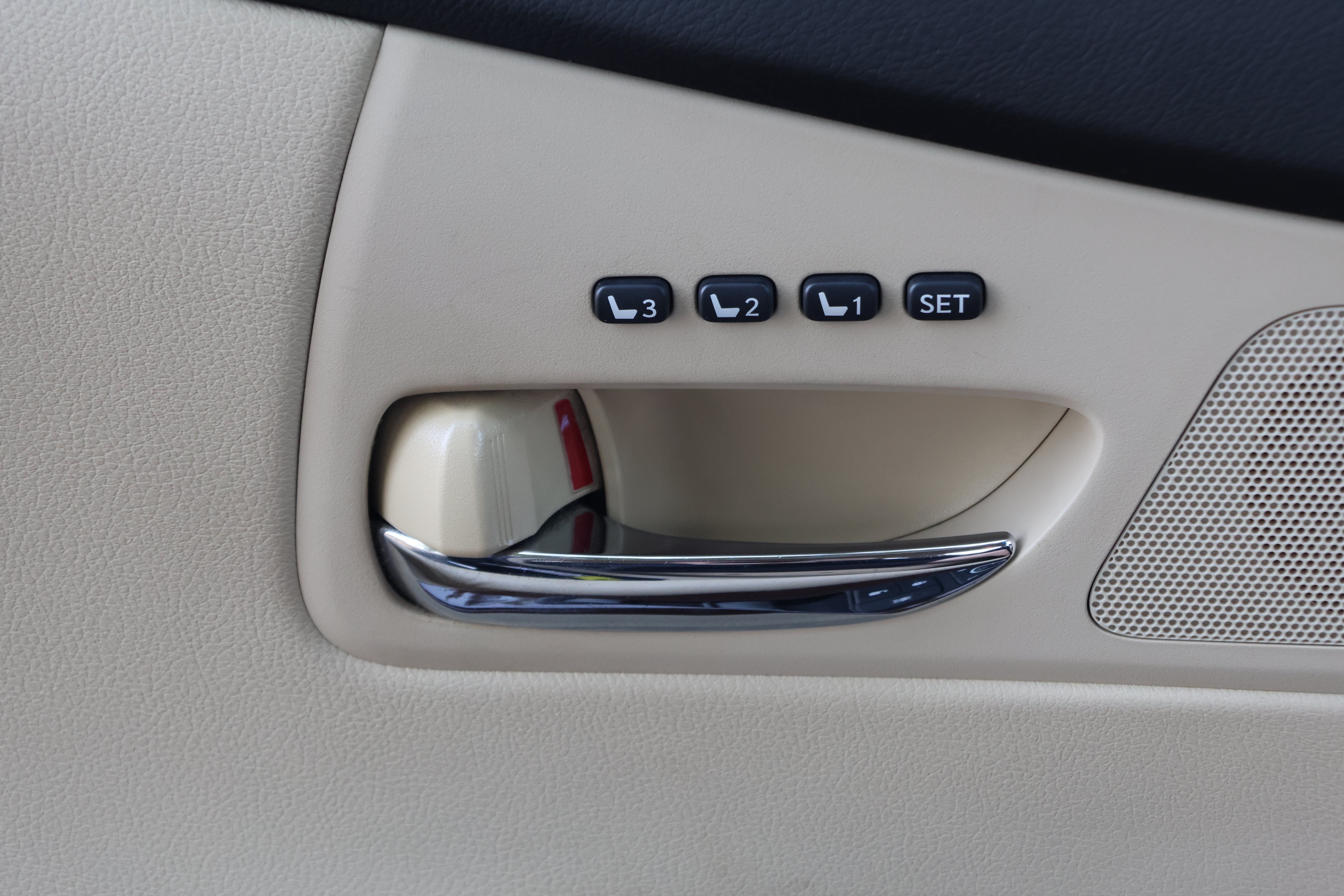 Used 2013 Lexus RX 350 AWD w/ Premium Pkg image 13
