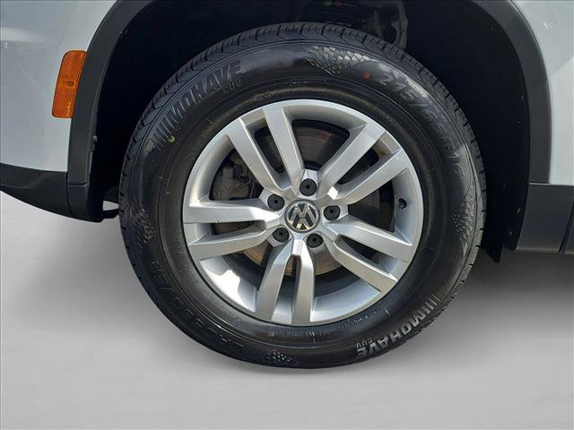 Used 2017 Volkswagen Tiguan S AWD/4WD image 25