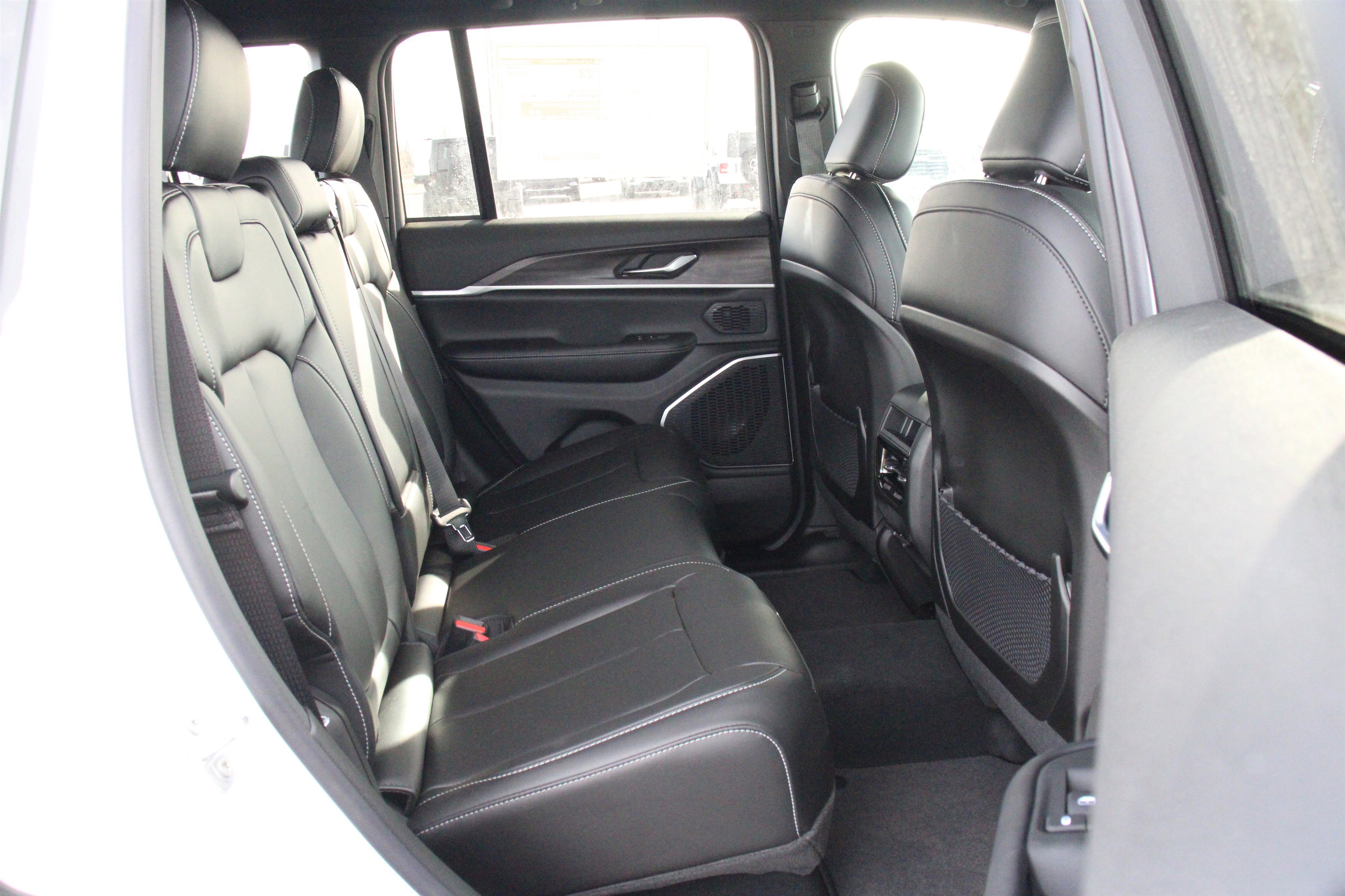 New 2026 Jeep Grand Cherokee Limited image 25