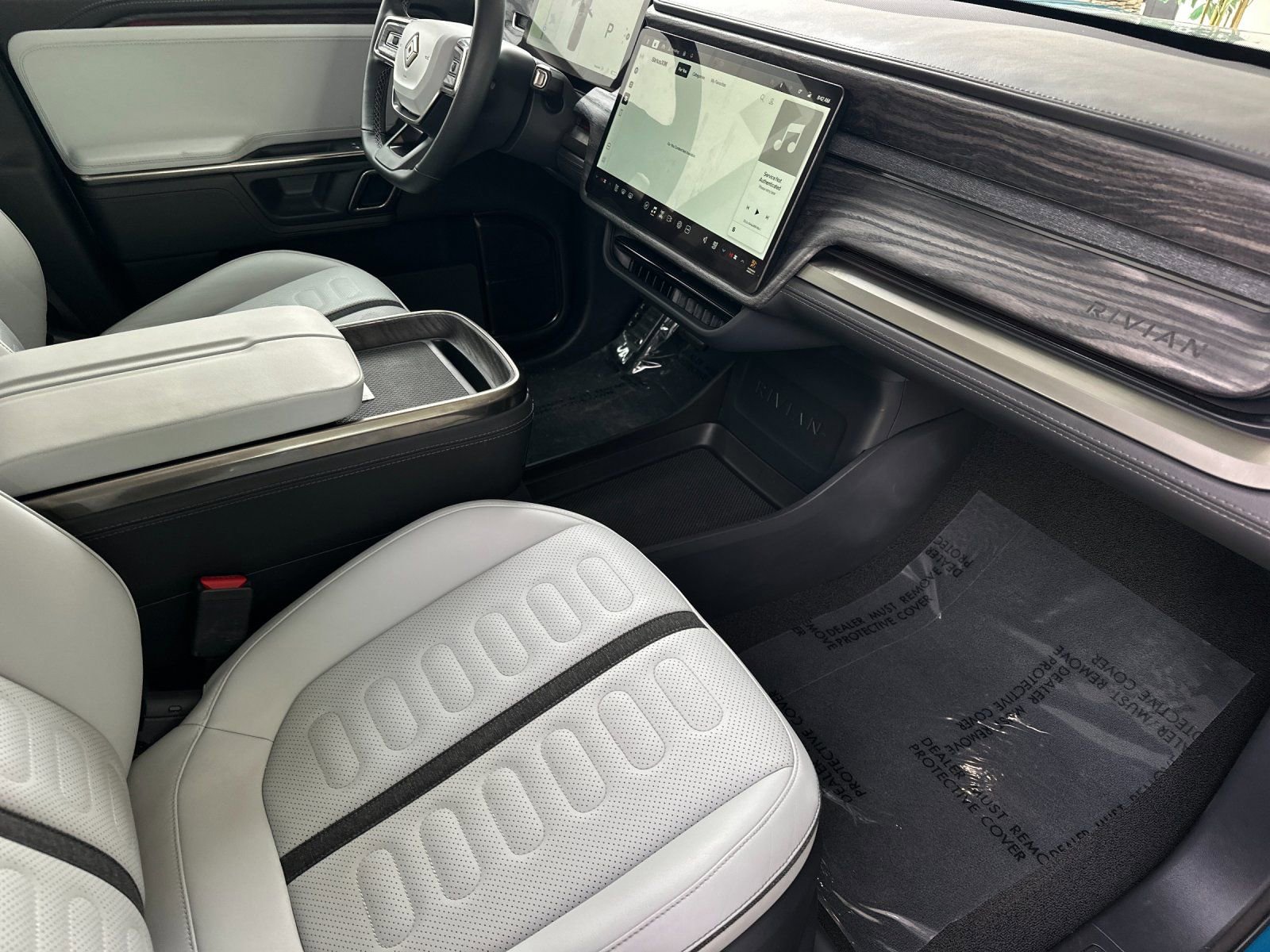Used 2022 Rivian R1T Launch Edition image 16