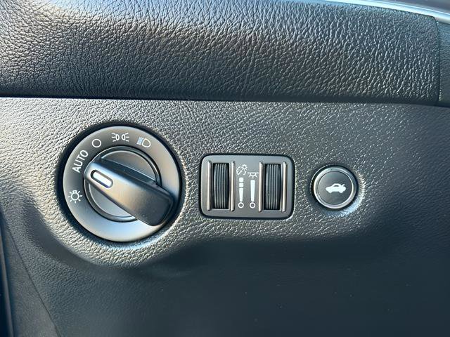 Used 2021 Dodge Challenger SXT image 28