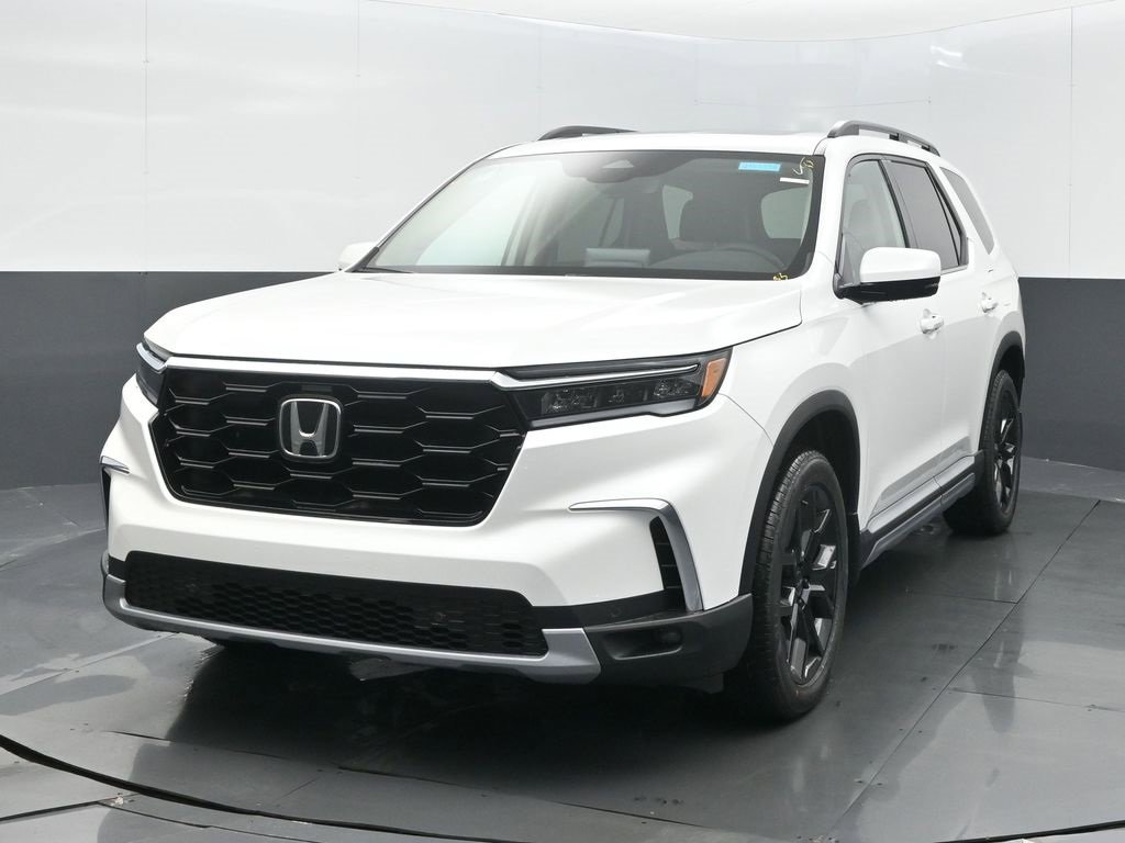 New 2025 Honda Pilot Touring image 7
