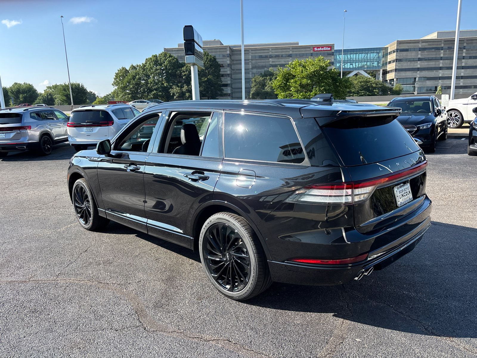 New 2026 Lincoln Aviator Reserve w/ Jet Appearance Package AWD/4WD image 5