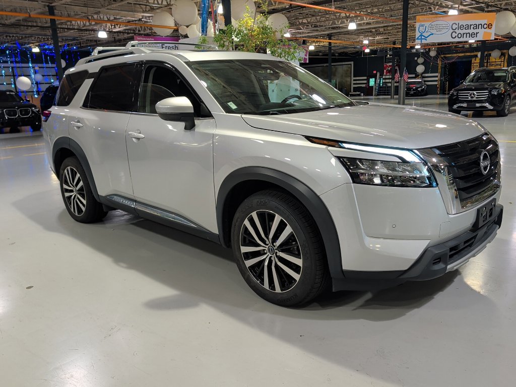 Used 2023 Nissan Pathfinder Platinum