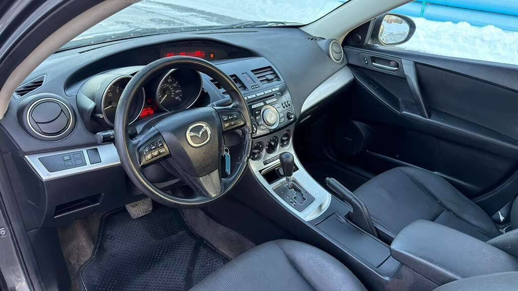 Used 2010 MAZDA MAZDA3 i Touring FWD image 12