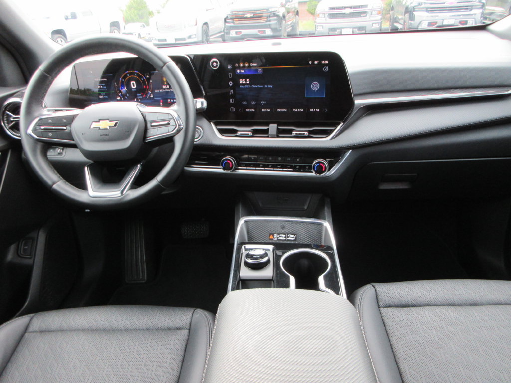 Certified 2026 Chevrolet Equinox LT w/ Convenience Package II AWD/4WD image 16