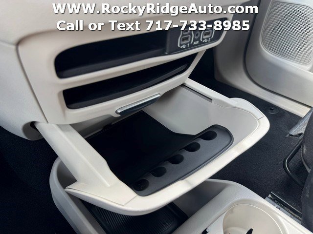 Used 2023 Chrysler Voyager LX FWD image 16