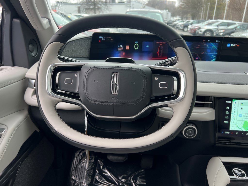 New 2026 Lincoln Navigator Reserve image 18