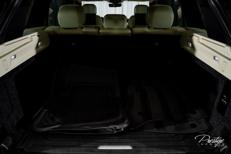 Used 2023 Land Rover Range Rover SE image 13