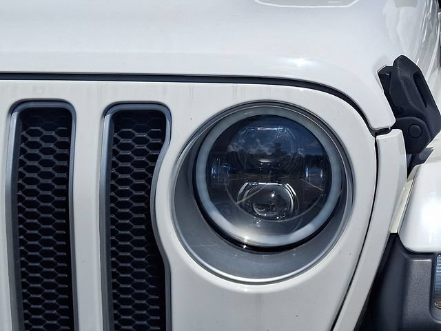 Used 2018 Jeep Wrangler Unlimited Sahara AWD/4WD image 9