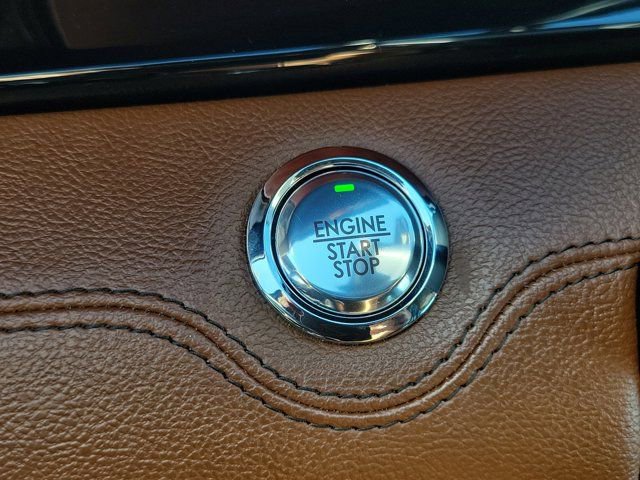 Certified 2023 Lincoln Navigator Reserve AWD/4WD image 30