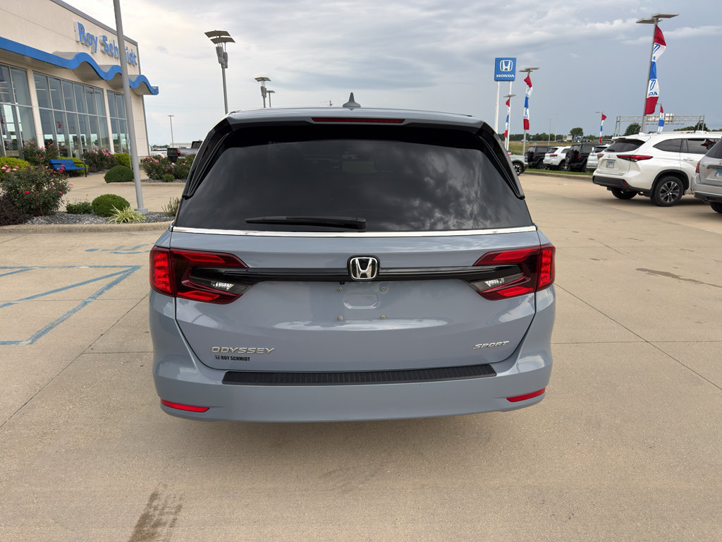 Used 2024 Honda Odyssey Sport image 5