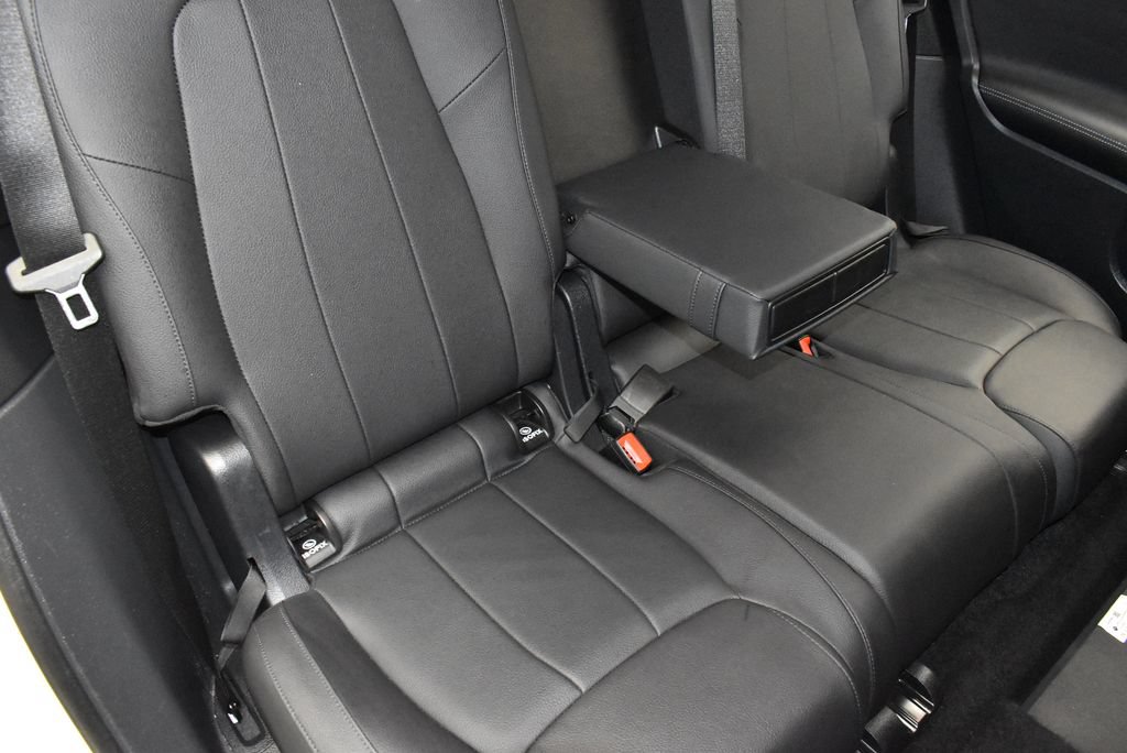 Used 2025 Mercedes-Benz GLB 250 4MATIC image 30