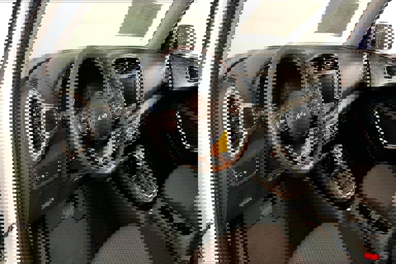 Certified 2025 Kia Soul LX image 14