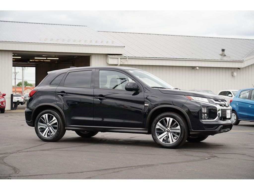 Used 2024 Mitsubishi Outlander Sport ES image 2