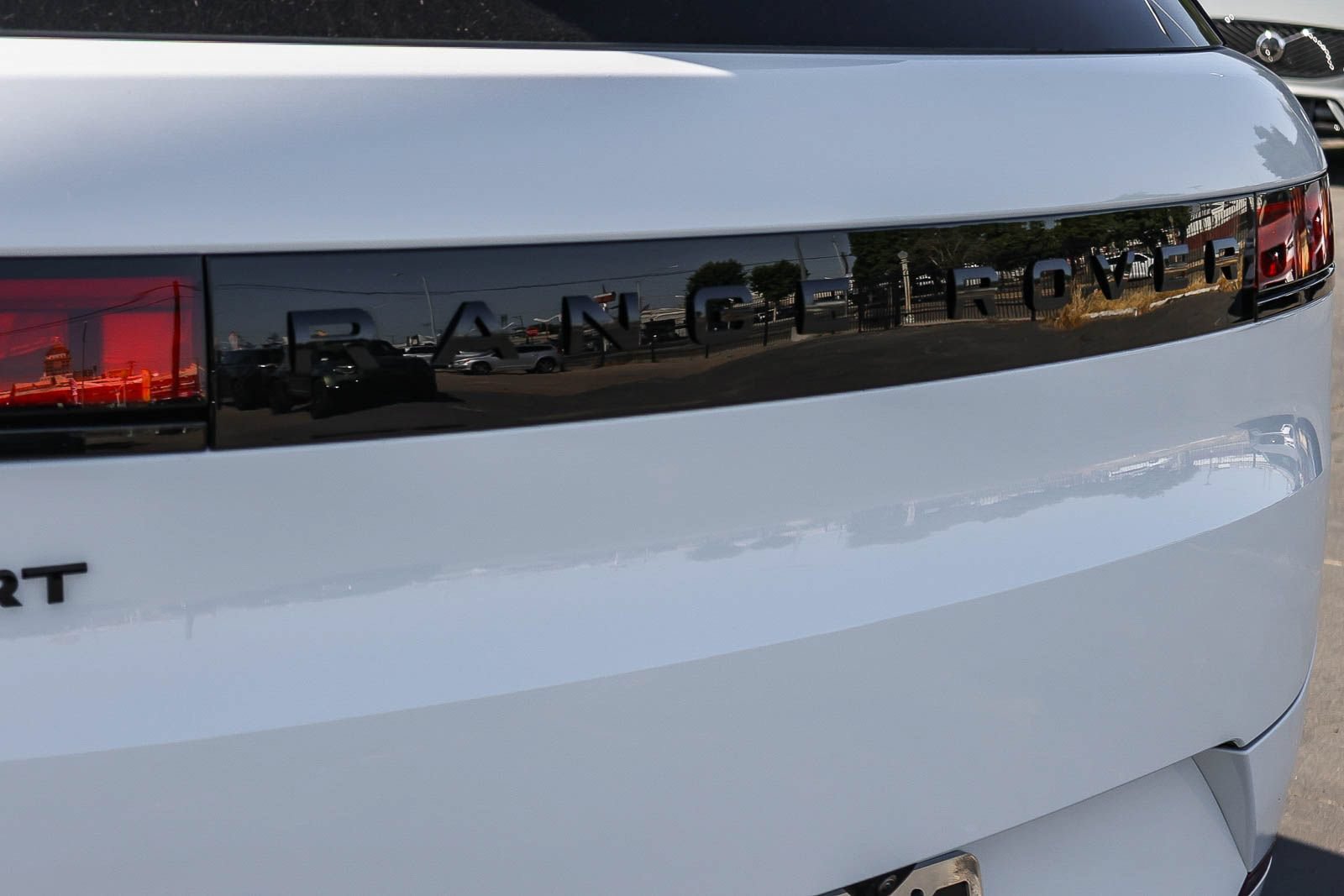New 2026 Land Rover Range Rover Sport Dynamic SE AWD/4WD image 12