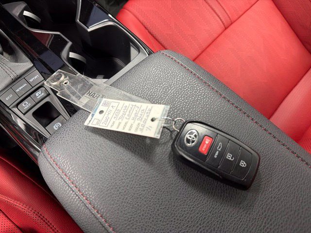 Used 2025 Toyota Camry XSE AWD/4WD image 29