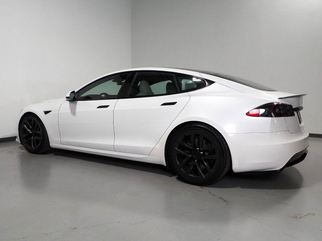 Used 2021 Tesla Model S Plaid image 9
