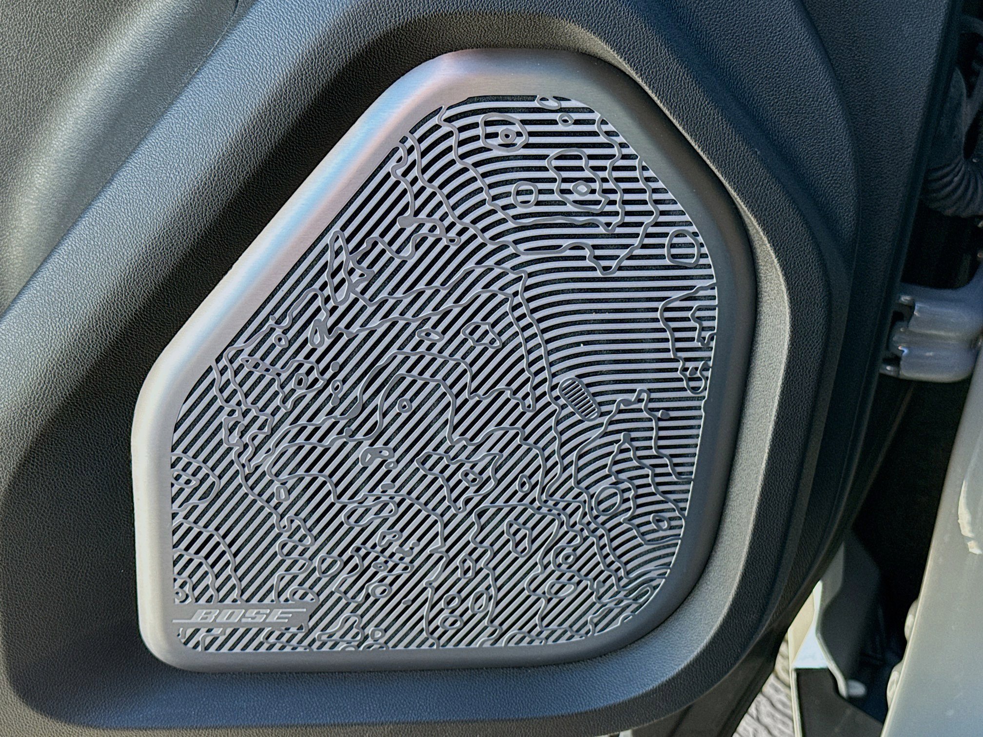 Used 2025 GMC Hummer EV 2X w/ LPO, Dark Essentials Package image 25