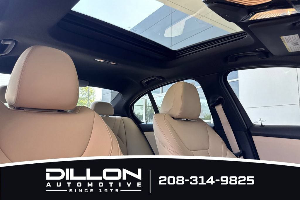 Used 2021 BMW 330i xDrive Sedan AWD/4WD image 16