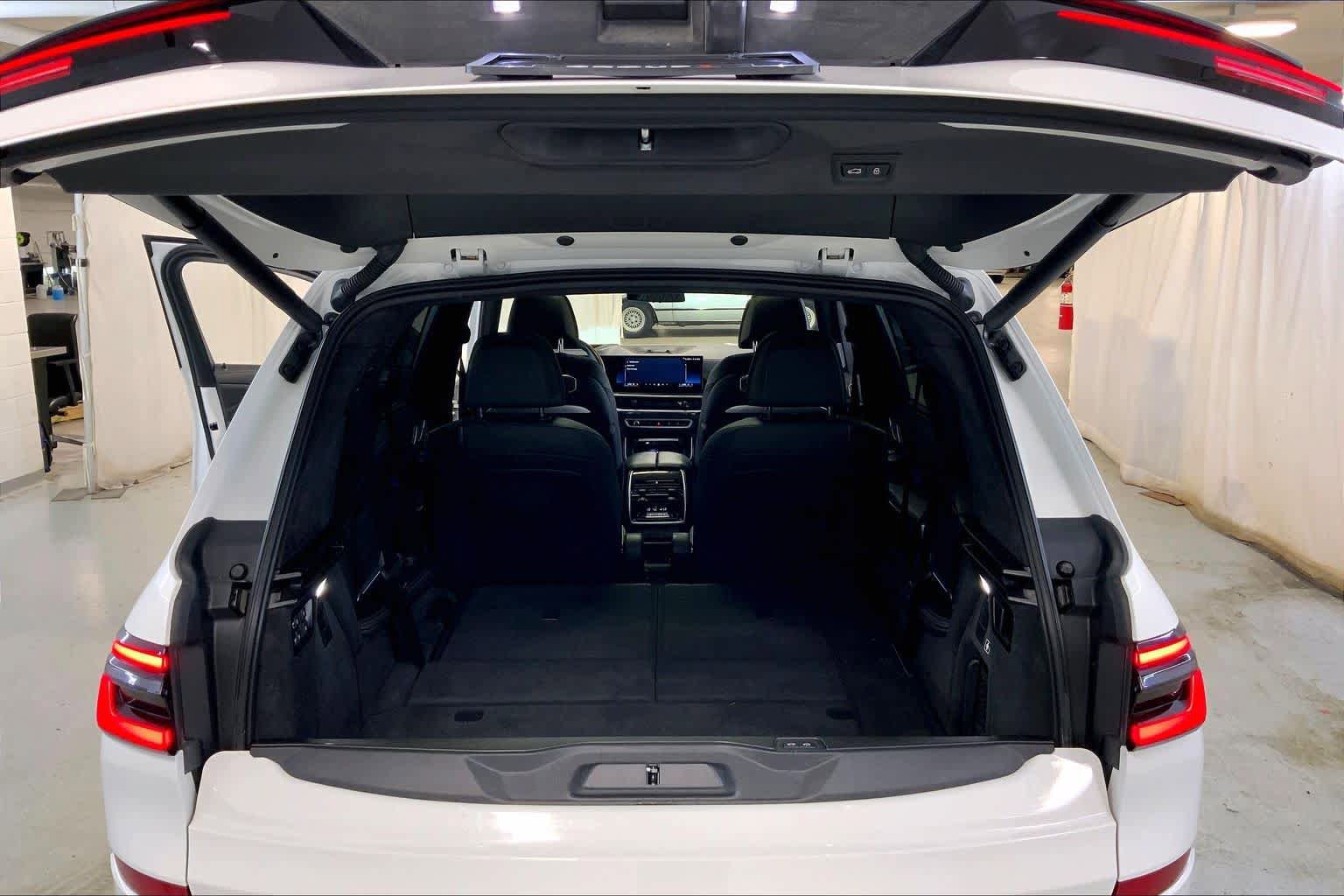 Certified 2024 BMW X7 xDrive40i w/ Executive Package AWD/4WD image 33