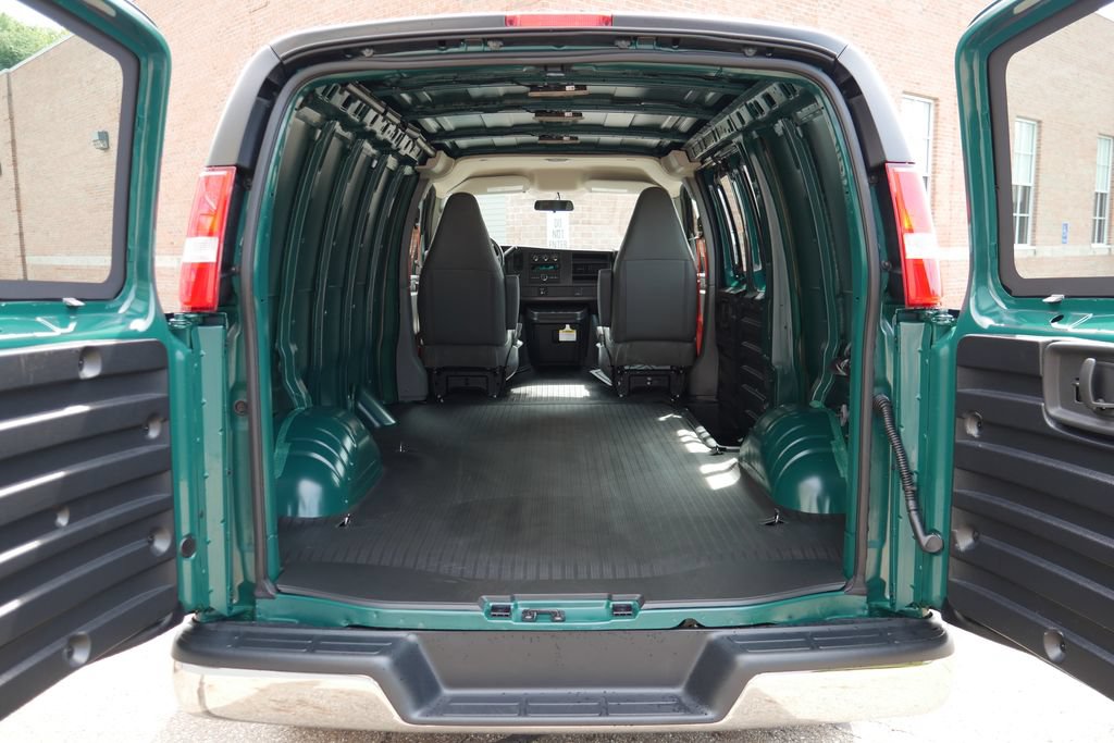 New 2026 Chevrolet Express 3500 w/ Driver Convenience Package RWD image 7