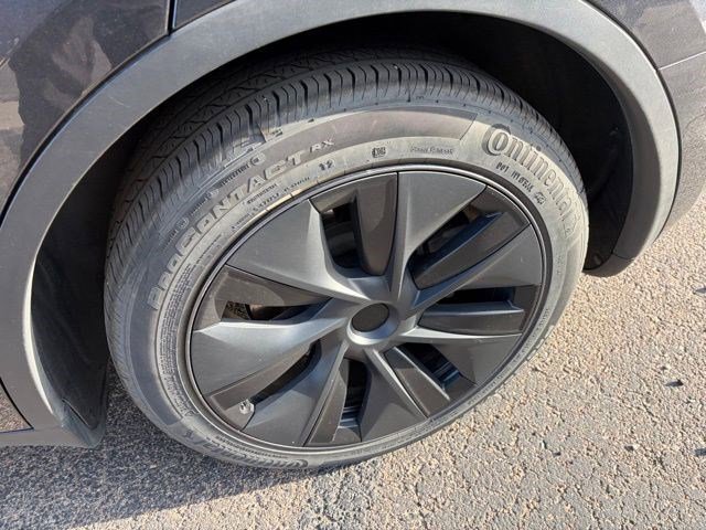 Used 2024 Tesla Model Y Long Range image 11